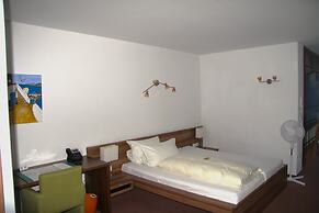 Atrium Garni