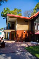 Classic Pine View Villa Kasauli