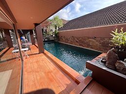 Westkey Kamala Hotel