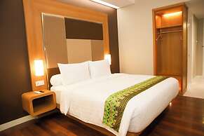 Front One Hotel Papua Lestari