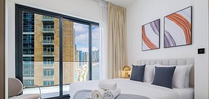 LUX The Modern Binghatti Canal Suite 3