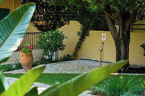 Konstantinos Hotel & Apartments I