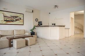Konstantinos Hotel & Apartments I
