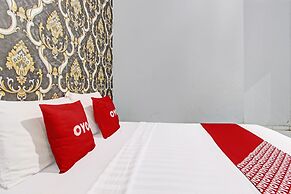 OYO 92287 Hotel Aji Mantoro