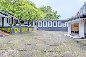 OYO 92287 Hotel Aji Mantoro