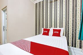 OYO 92287 Hotel Aji Mantoro