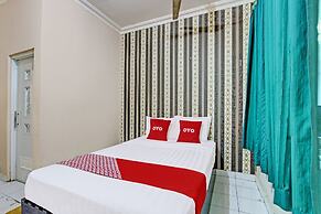 OYO 92287 Hotel Aji Mantoro