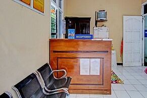 OYO 92287 Hotel Aji Mantoro