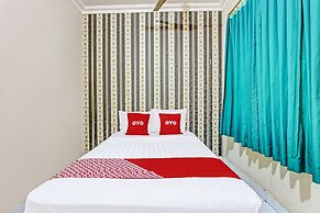 OYO 92287 Hotel Aji Mantoro