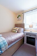 Lovely & Bright 2-Bed Apartment