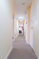 Lovely & Bright 2-Bed Apartment