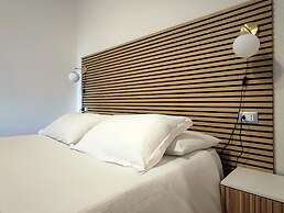 Bed & Chic art rooms
