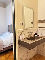 Bed & Chic art rooms