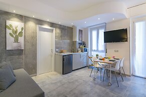 Modern Studio with Balcony in Milan