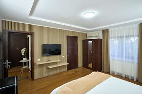 Therme Airport Resort