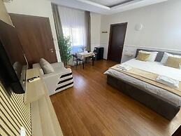 Therme Airport Resort