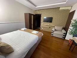 Therme Airport Resort