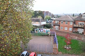 Kingston Duplex Apt Balcony, Parking & Wi-fi
