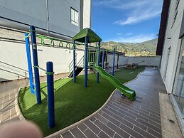 Mountain View, Pool & Gym (2506)