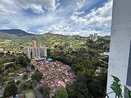 Mountain View, Pool & Gym (2506)