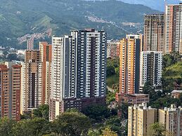 Mountain View, Pool & Gym (2506)