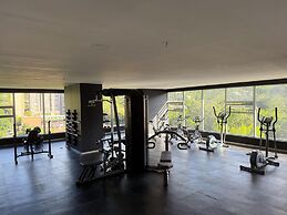 Mountain View, Pool & Gym (2506)