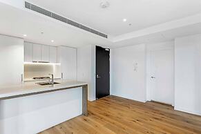 Luxury Apartments w Rooftop Pool CBD