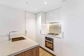 Luxury Apartments w Rooftop Pool CBD