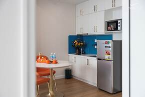 Skywave Apartment Firework Delight