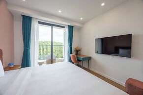 Skywave Apartment Firework Delight