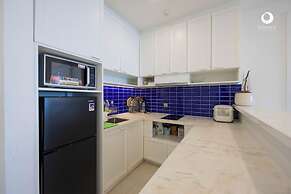 Skywave Apartment Firework Delight