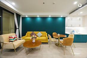 Skywave Apartment Firework Delight
