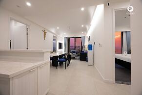 Skywave Apartment Firework Delight