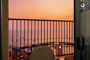 Skywave Apartment Firework Delight