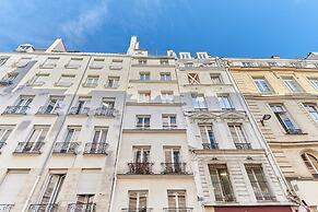 Elegant Studio Center of Paris