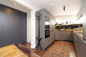 Cozy Maisonette near Edinburgh Castle
