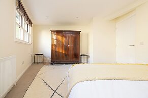 Cozy Maisonette near Edinburgh Castle