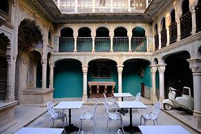 Vivaana  Museum Hotel