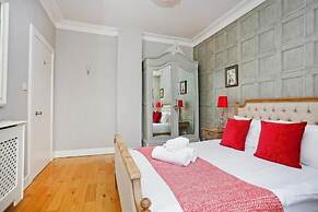 Stunning flat near Edinburgh Castle