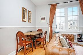 Stunning flat near Edinburgh Castle