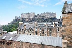 Stunning flat near Edinburgh Castle