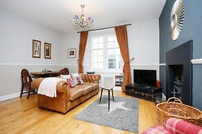 Stunning flat near Edinburgh Castle
