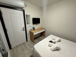 Q Line Hotel