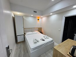 Q Line Hotel