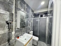 Q Line Hotel