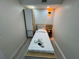 Q Line Hotel