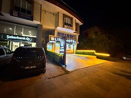 Q Line Hotel