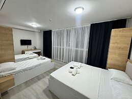 Q Line Hotel