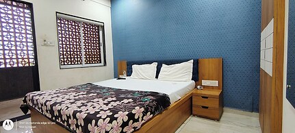 HOTEL CENTER POINT