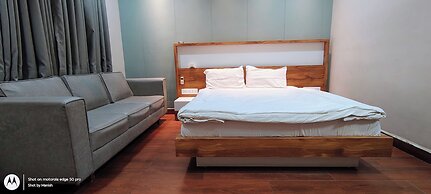 HOTEL CENTER POINT